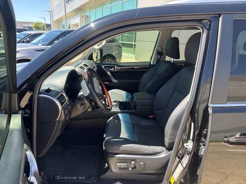 Used 2019 Lexus GX 460 Premium image 3