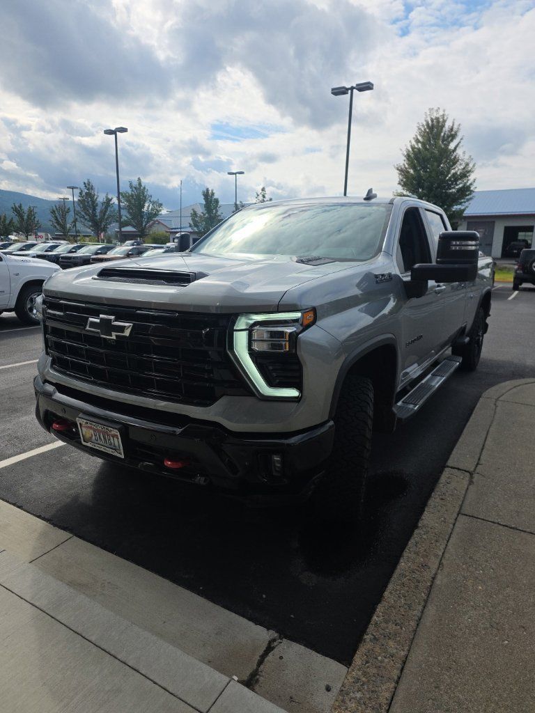 Used 2025 Chevrolet Silverado 3500 LT w/ Trail Boss Package AWD/4WD image 1