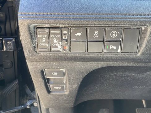 Used 2022 Honda Odyssey Elite image 26