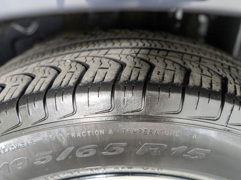 Used 2015 Toyota Prius Four image 25