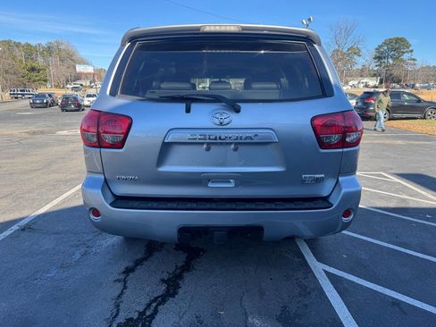 Used 2010 Toyota Sequoia SR5 image 6