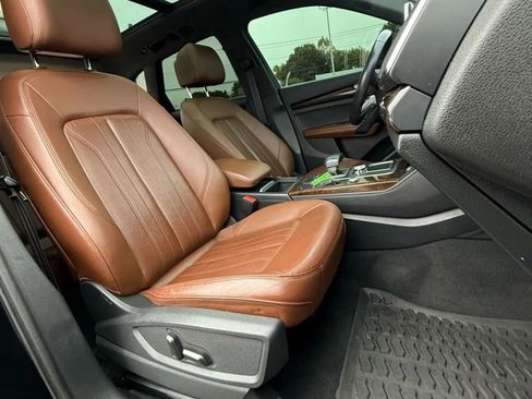 Used 2019 Audi Q5 2.0T Premium Plus w/ Premium Plus Package image 16