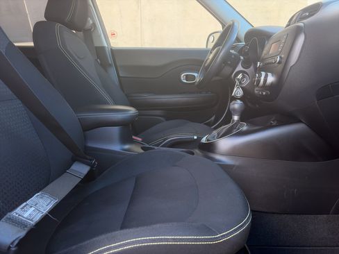 Used 2014 Kia Soul + FWD image 26