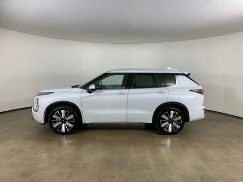 Used 2025 Mitsubishi Outlander SEL FWD image 17