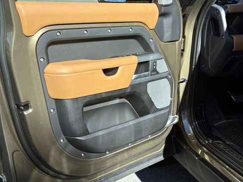 Used 2024 Land Rover Defender 130 X image 17