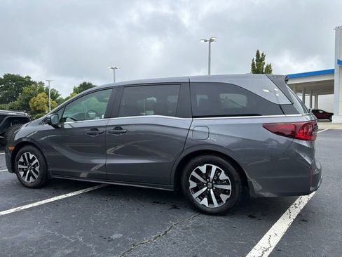 Certified 2026 Honda Odyssey EX-L image 9