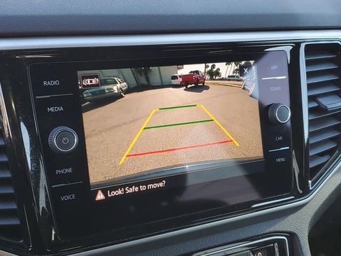 Used 2022 Volkswagen Atlas Cross Sport SE image 23