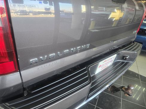 Used 2011 Chevrolet Avalanche LS image 26