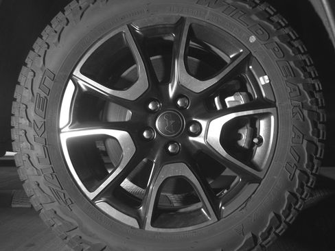 Used 2025 Jeep Compass Trailhawk AWD/4WD image 13