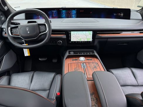 New 2026 Lincoln Navigator L Black Label AWD/4WD image 22