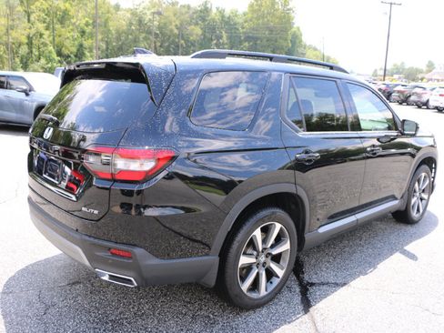 Used 2025 Honda Pilot Elite image 8