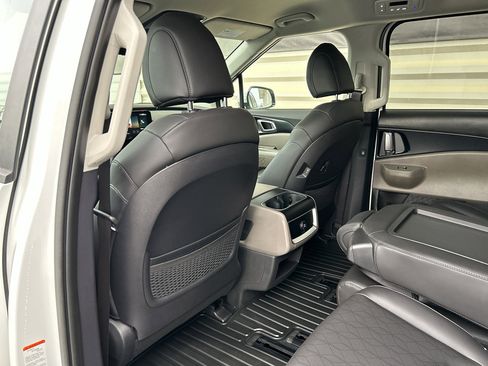 New 2026 Kia Carnival LXS image 12