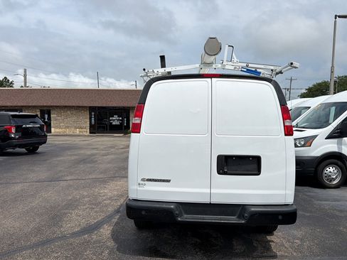 Used 2019 Chevrolet Express 3500 w/ Driver Convenience Package RWD image 6