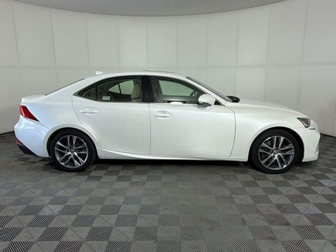 Used 2018 Lexus IS 300 AWD image 8