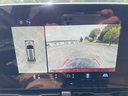 Used 2025 Chevrolet Equinox ACTIV w/ Safety and Technology Package FWD image 28