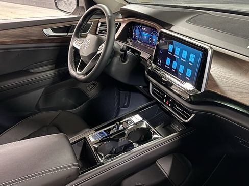 New 2026 Volkswagen Atlas SE image 10