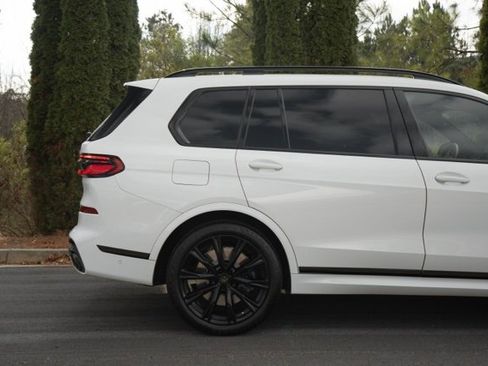 Used 2025 BMW X7 M60i w/ Executive Package image 3
