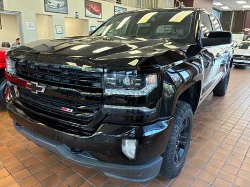 Used 2018 Chevrolet Silverado 1500 LTZ Z71 w/ LTZ Plus Package AWD/4WD image 7