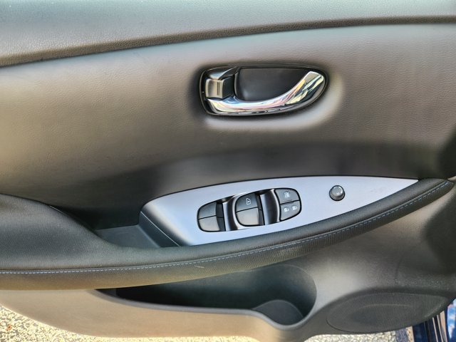 Certified 2025 Nissan Leaf S FWD image 16