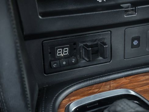 Used 2021 Nissan Armada SL w/ Captain's Chairs Package RWD image 35