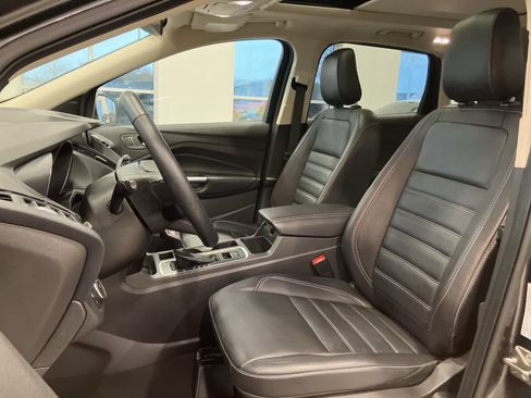 Used 2019 Ford Escape Titanium image 12