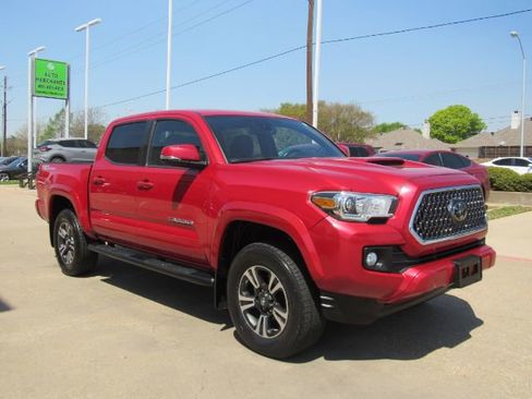 Used 2019 Toyota Tacoma TRD Sport image 4