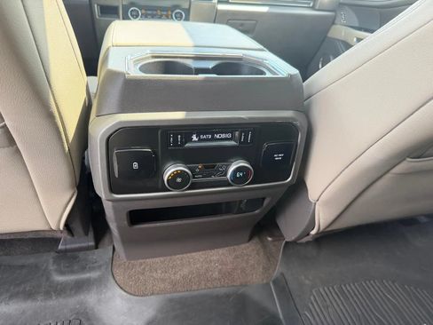 Used 2020 Ford Expedition Max XLT w/ Equipment Group 202A AWD/4WD image 31