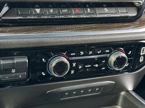 Used 2024 Chevrolet Silverado 2500 LT w/ Convenience Package image 16