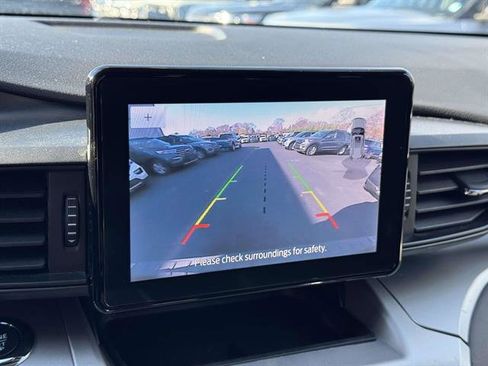 Used 2022 Ford Explorer XLT w/ Class IV Trailer Tow Package image 18