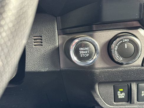 Used 2020 Toyota Tacoma TRD Off-Road w/ Technology Package image 20