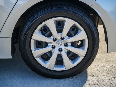 Used 2023 Toyota Corolla LE FWD image 10