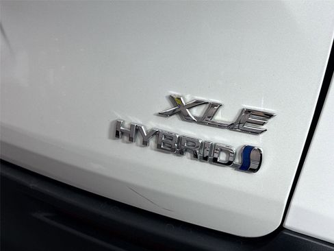 Certified 2023 Toyota Sienna XLE image 14