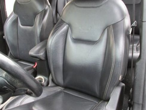 Used 2017 Jeep Renegade Limited AWD/4WD image 9