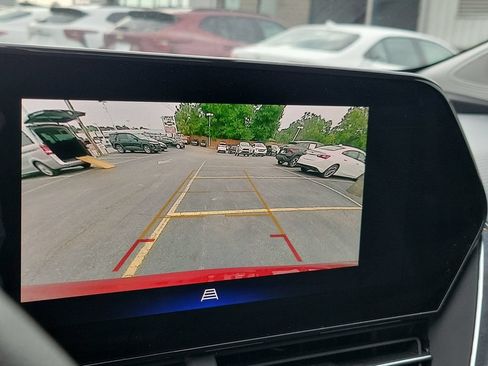 Used 2025 Chevrolet Trax LT FWD image 30