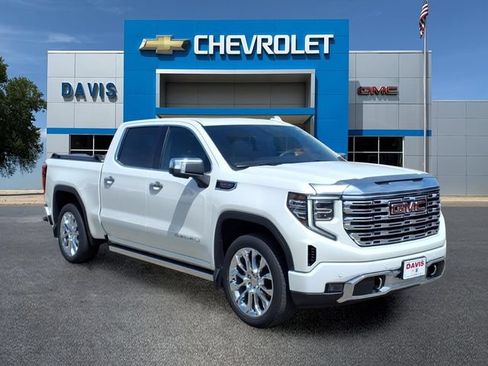 Used 2024 GMC Sierra 1500 Denali w/ Denali Reserve Package AWD/4WD image 1