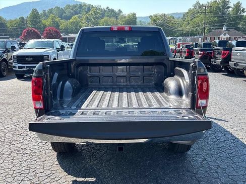 Used 2023 RAM 1500 Classic SLT AWD/4WD image 7