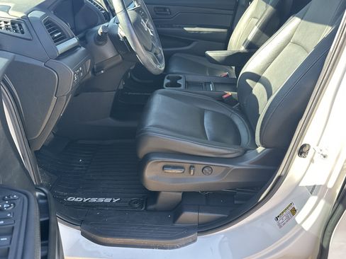 Used 2023 Honda Odyssey EX-L image 9