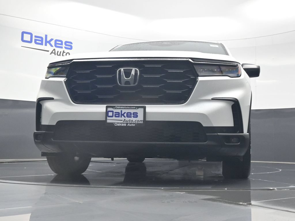 Used 2025 Honda Pilot Sport image 37