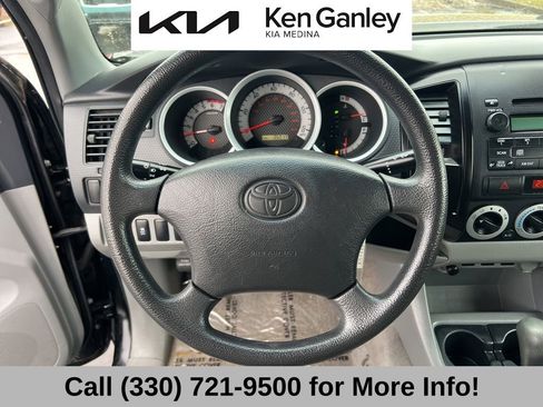 Used 2011 Toyota Tacoma PreRunner image 31