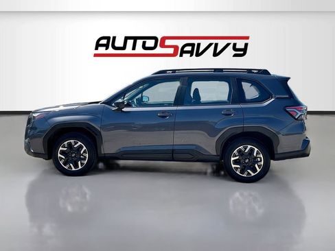 Used 2025 Subaru Forester AWD/4WD image 4