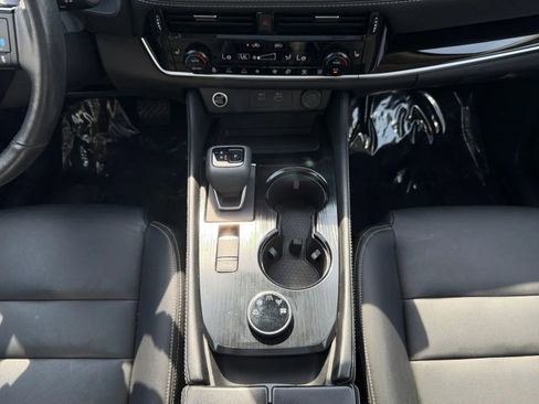 Used 2023 Nissan Rogue SL w/ SL Premium Package image 20