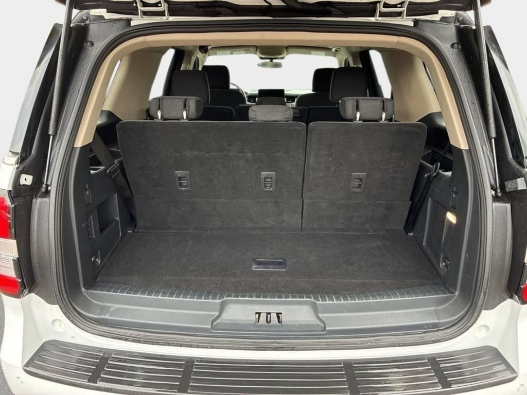 Used 2023 Ford Expedition XLT AWD/4WD image 25