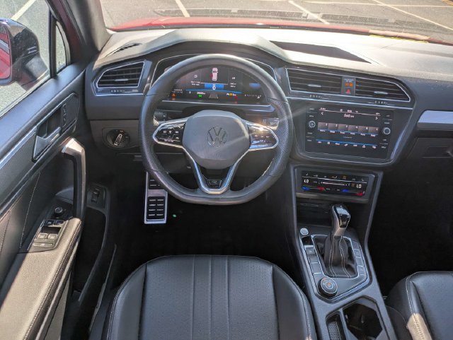 Used 2024 Volkswagen Tiguan SE R-Line AWD/4WD image 17