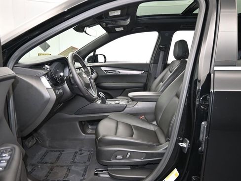 Used 2023 Cadillac XT6 Luxury image 12