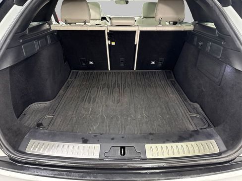 Used 2019 Land Rover Range Rover Velar R-Dynamic SE image 11