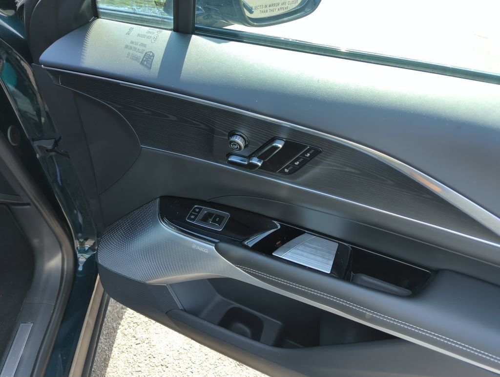 Used 2024 Cadillac Lyriq Sport RWD image 35