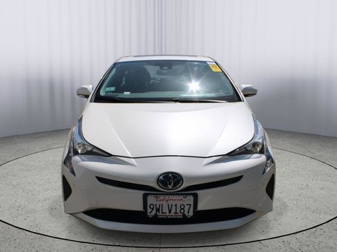 Used 2018 Toyota Prius Four w/ Advanced Technology Package FWD image 2