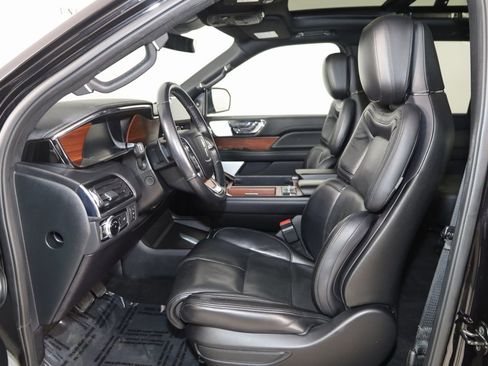 Used 2021 Lincoln Navigator Reserve w/ Luxury Package image 13