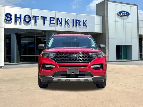 Used 2021 Ford Explorer XLT w/ Equipment Group 202A RWD image 2