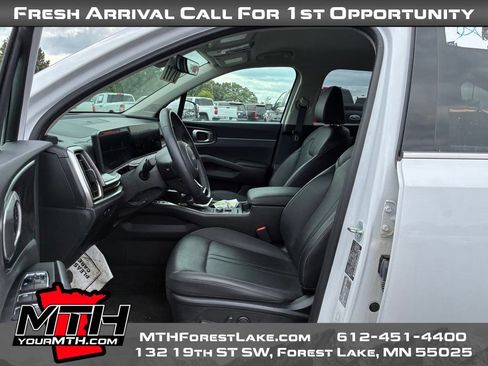 Used 2025 Kia Sorento EX AWD/4WD image 9
